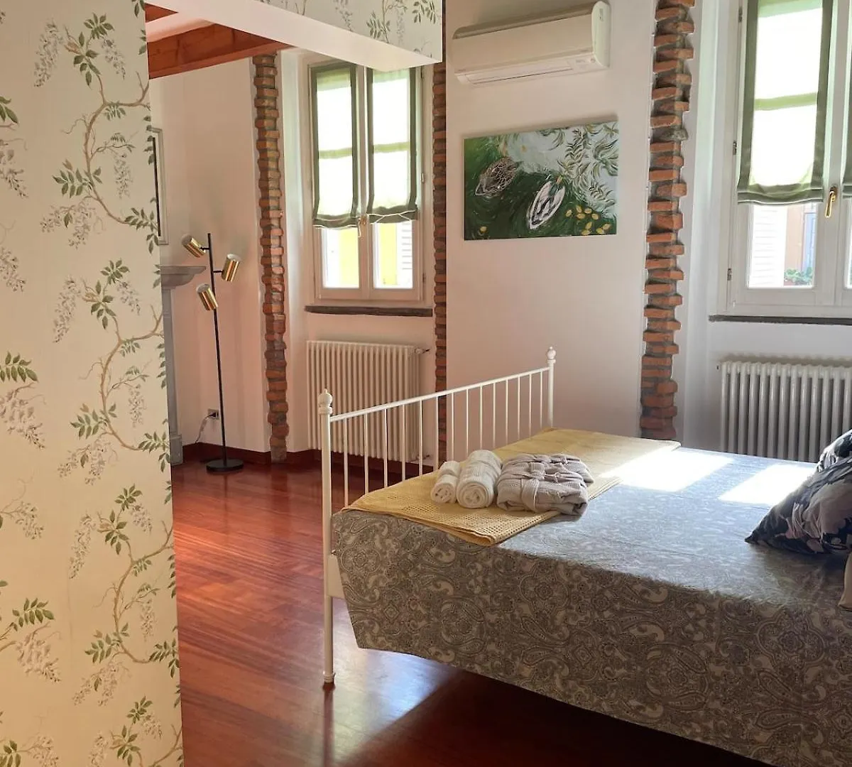 Charming Apartment At The Columns Of San Lorenzo Milan